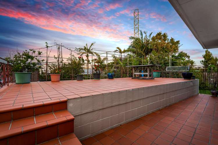 33 Tiroroa Avenue Te Atatu South_16