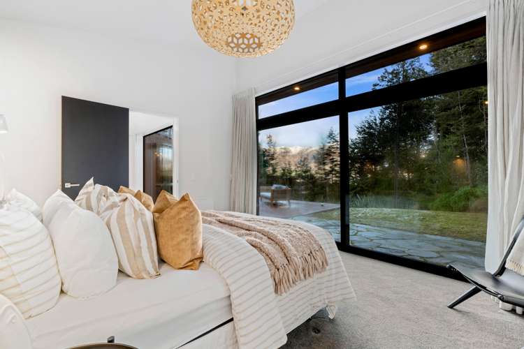 18 Falcon Heights Mount Creighton_15