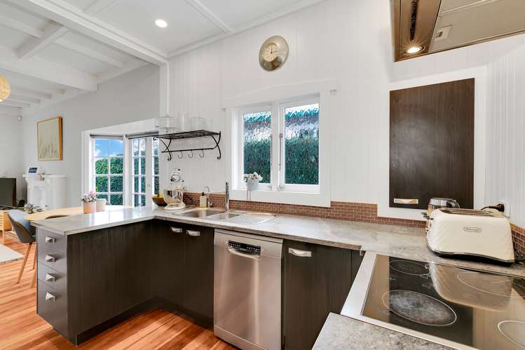 8 Challinor Crescent Mount Albert_5