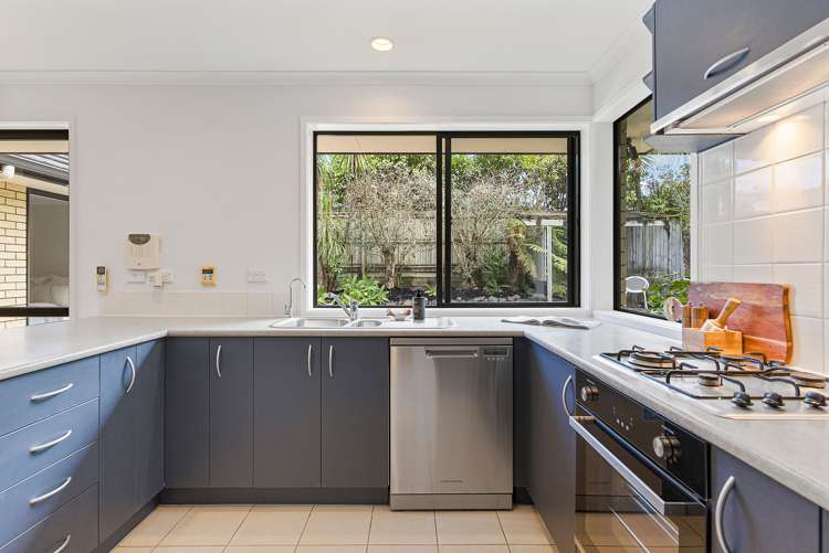 6 George Deane Place Greenhithe_6