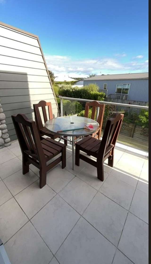 24 The Circle 1114_3