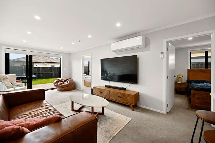 2/3 Tiro Place Rototuna North_9