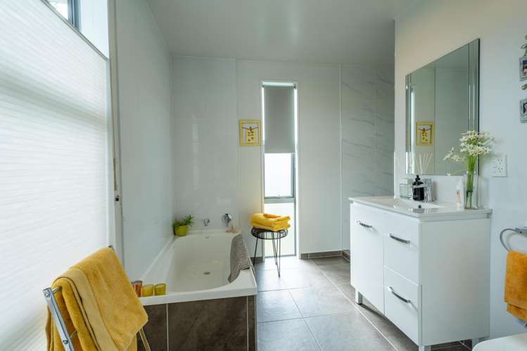 1 Heathfield Drive Mosgiel_11