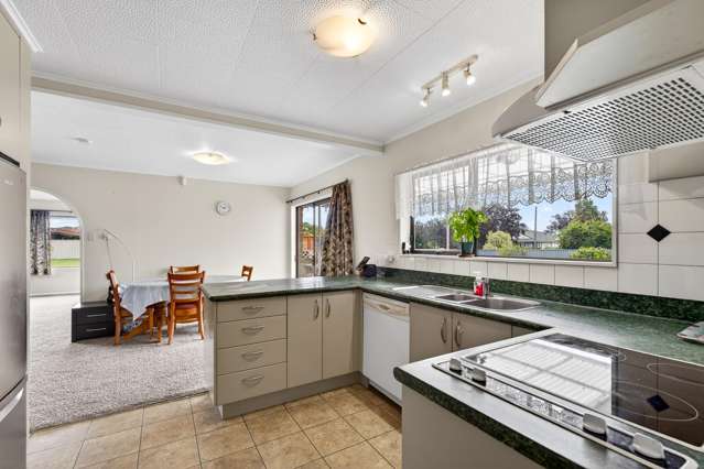 165 Tait Drive Greenmeadows_1