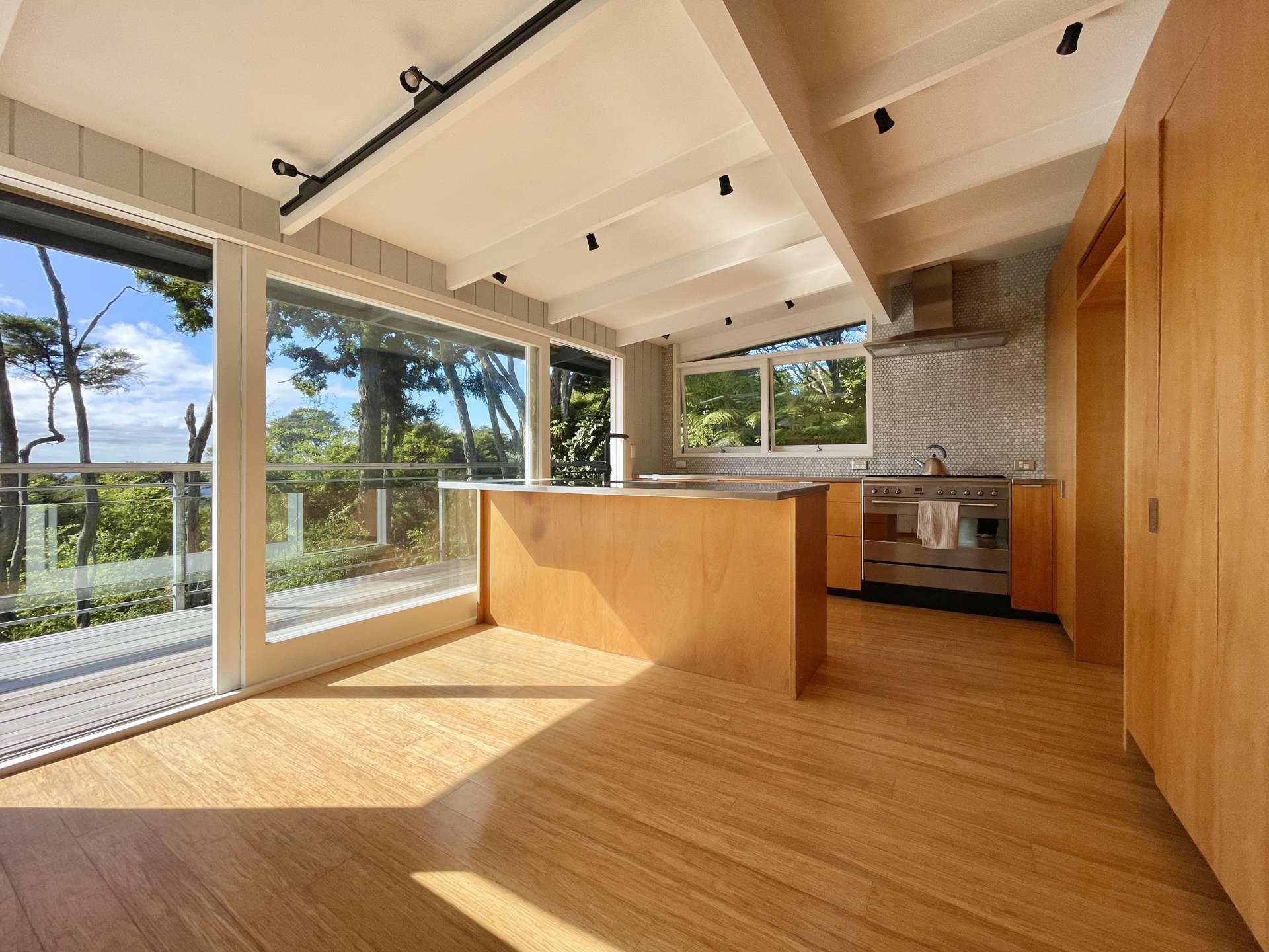 862 West Coast Road Waiatarua_0