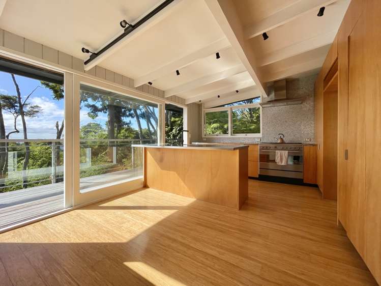 862 West Coast Road_0