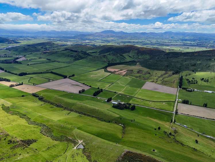 200 + 242 Caroline Valley Road Caroline_11