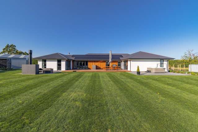 Secluded lifestyle living on four hectares