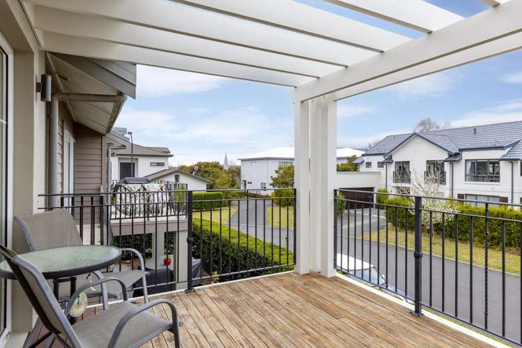 31 Chateau Crescent Rangatira Park_2