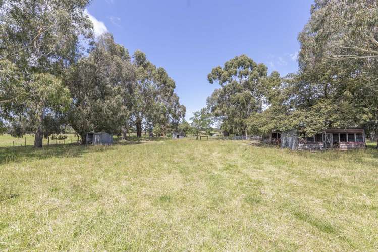 1649 Cust Road Cust_40