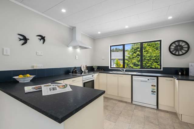 3 Monarch Grove Maoribank_4