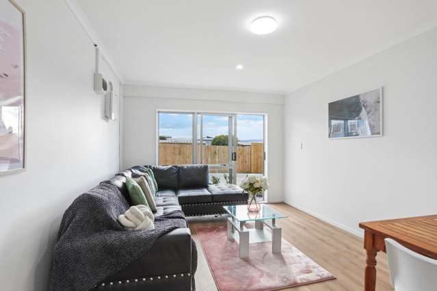 2/4029 Great North Road Glen Eden_2
