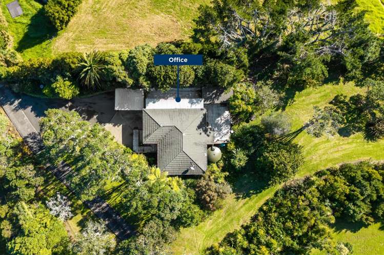 193 Valley Road Muriwai Beach_30