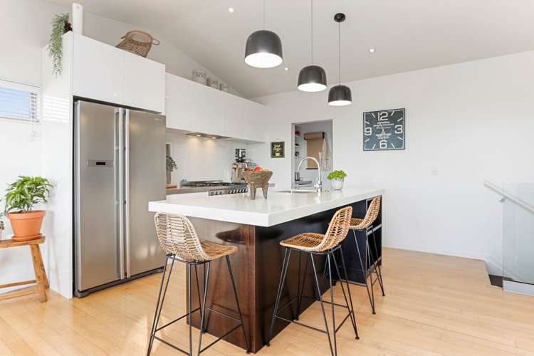 1 Charles Dickens Drive Mellons Bay_13