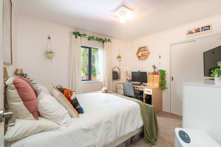 96a Larsen Crescent Tawa_11