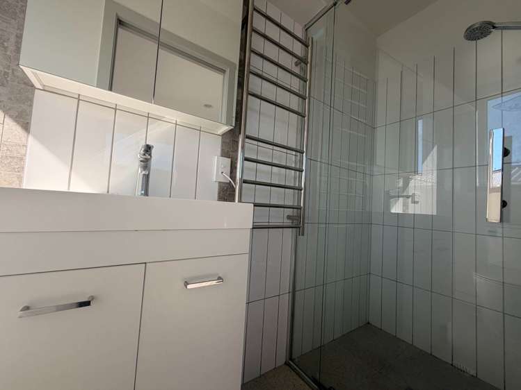 1/70 Barrack Road Mt Wellington_7
