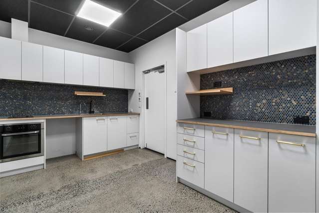 678 Victoria Street Hamilton Central_2