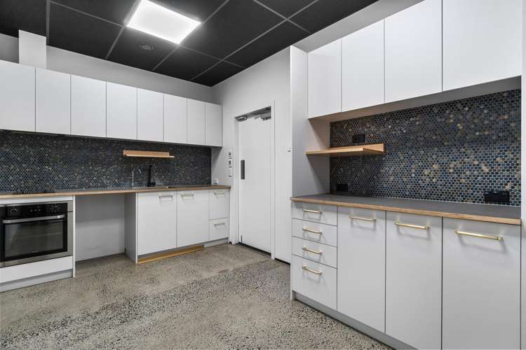 678 Victoria Street Hamilton Central_2