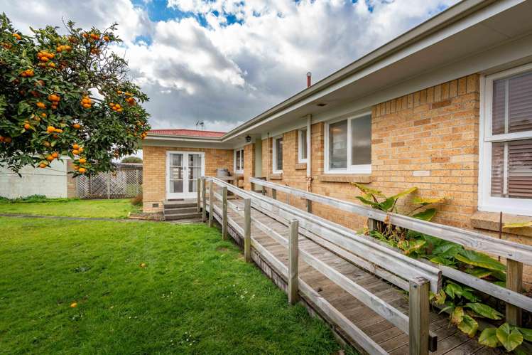 7 Scott Avenue Hamilton East_6