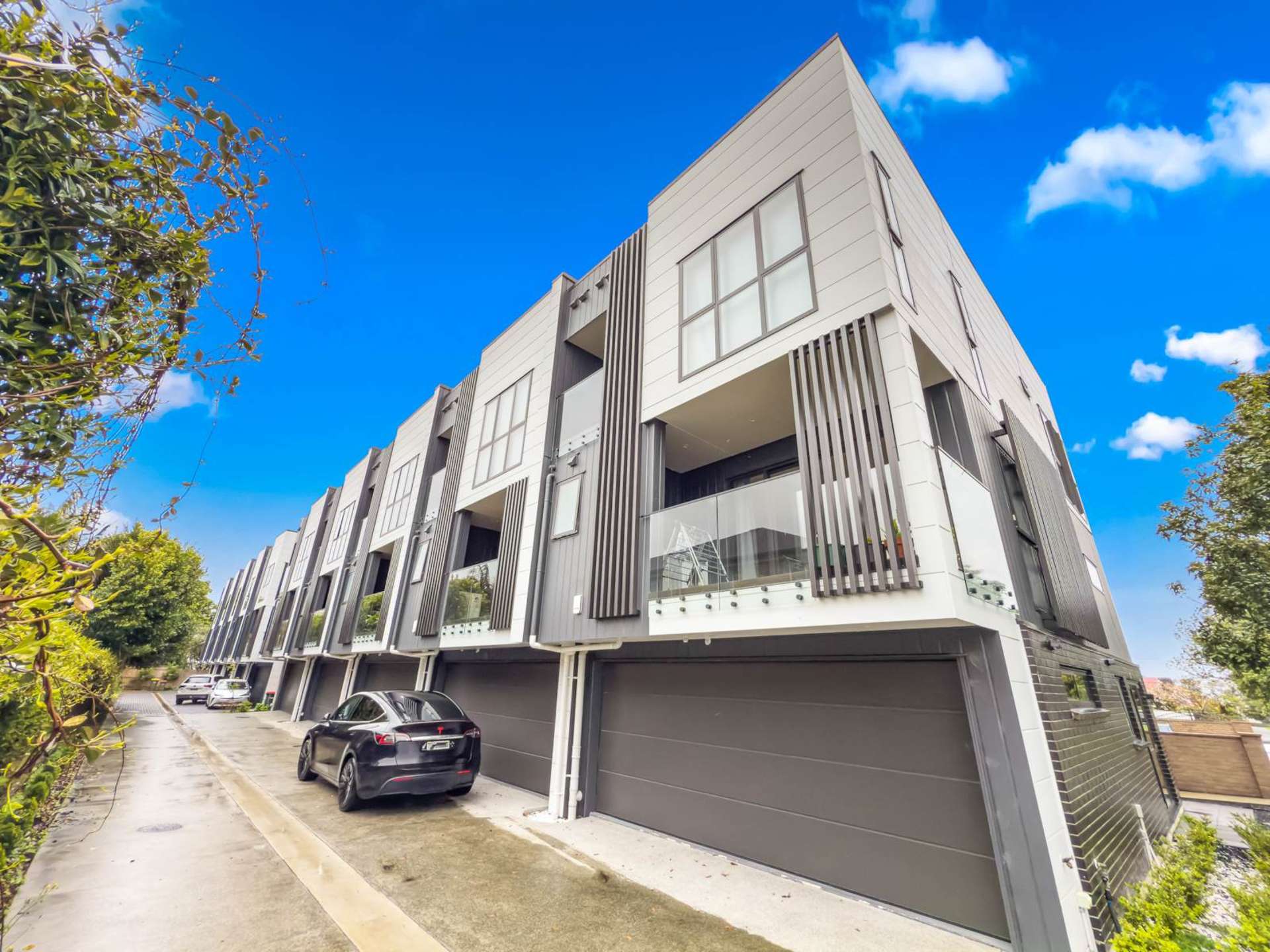 7/12 King Edward Avenue Epsom_0