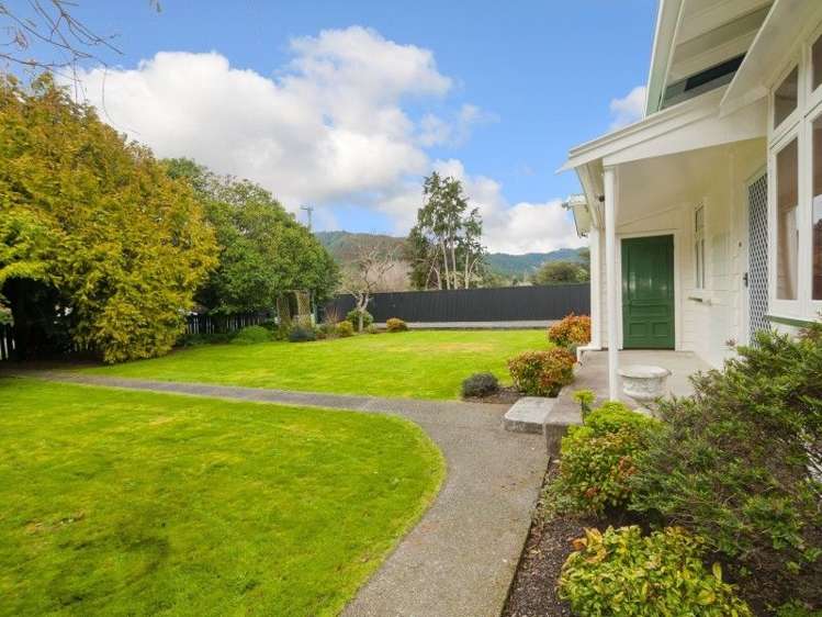 8 Whitemans Valley Road Whitemans Valley_13