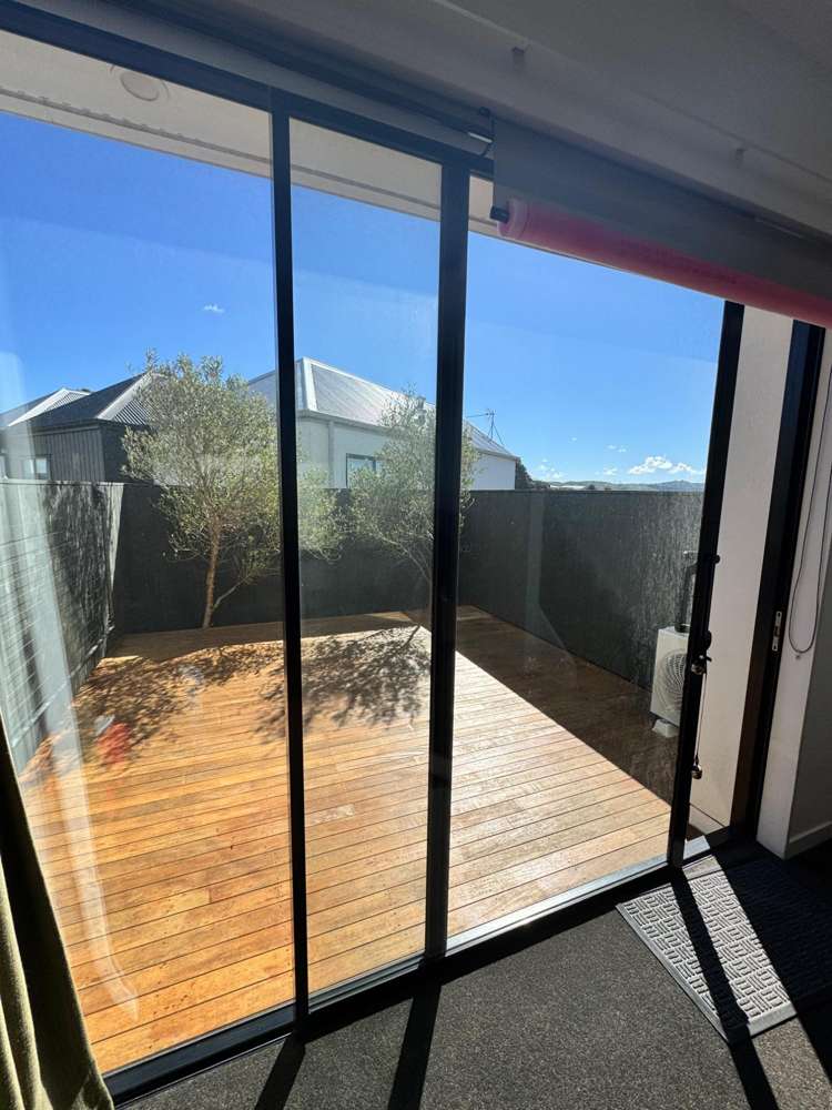 14/6 Oswald Crescent Paparangi_11
