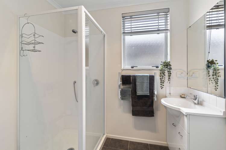 22 Bruce Pulman Drive Takanini_13