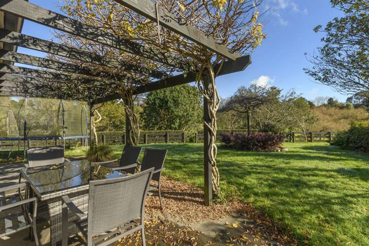 15 Leyland Road Whakamarama_2