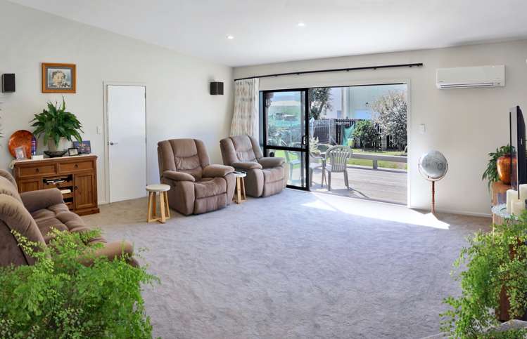 7 Costello Crescent Pukehina_2