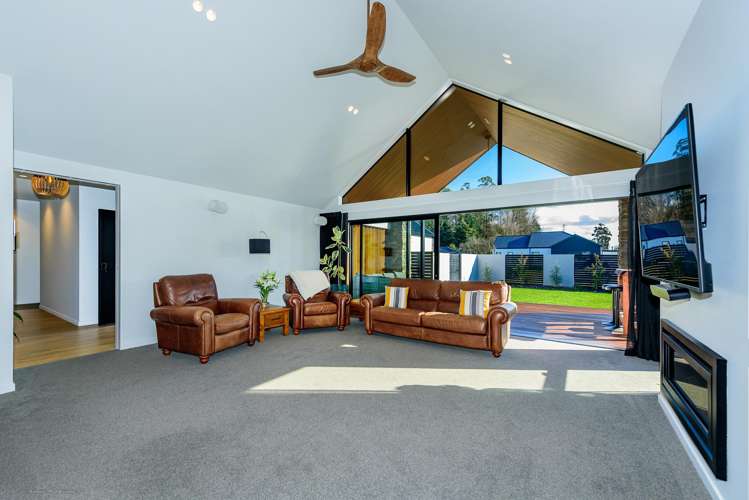 10 Benashet Drive Lincoln_11