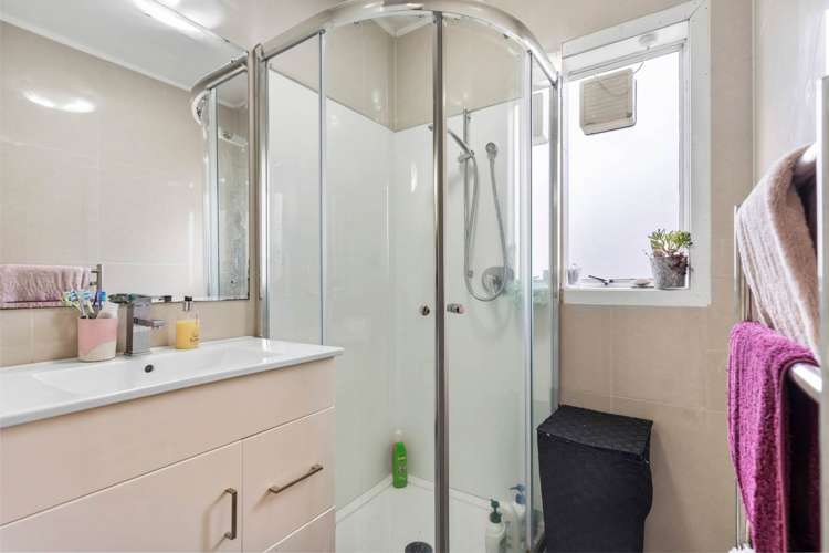 2/2 Halberg Street Glenfield_9