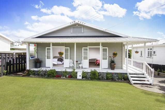 87 Golf Road New Lynn_1