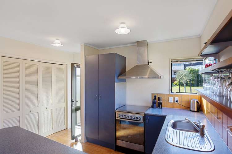 9 Ajax Head Pauanui_6