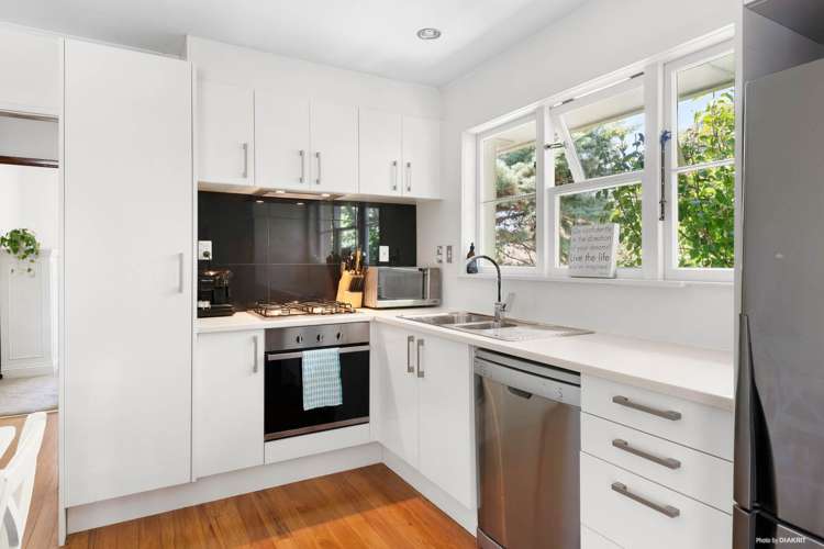 2/221 Lake Road Belmont_4