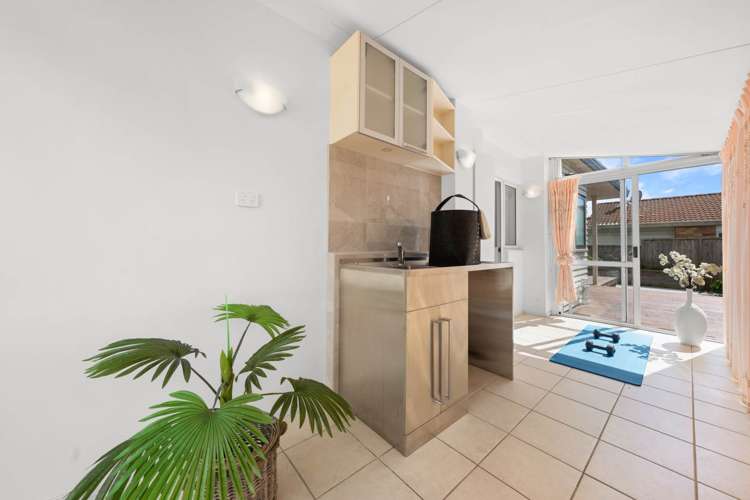 216 Whitford Road Shamrock Park_18