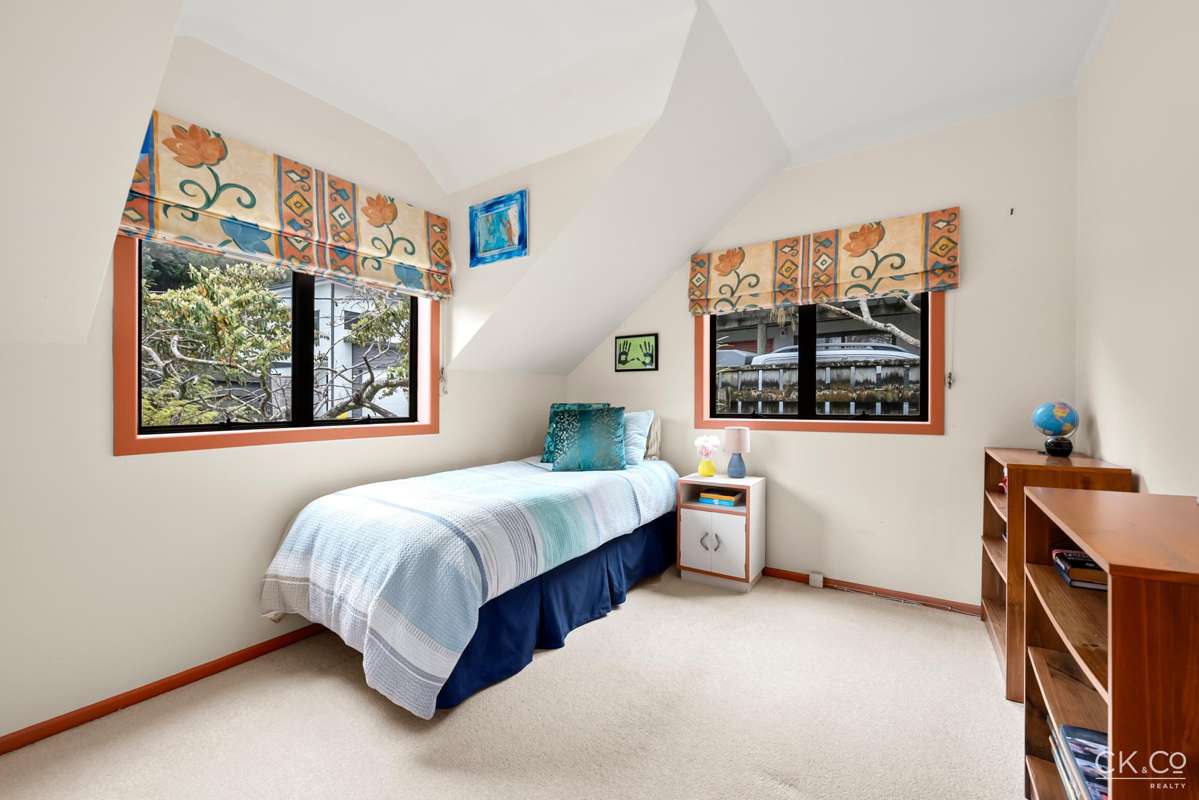 239a Whites Line East_4