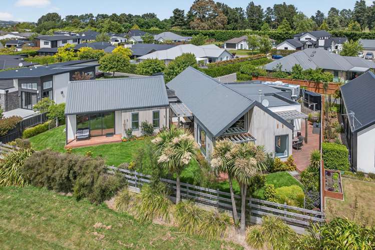 32 Carnaveron Drive_2