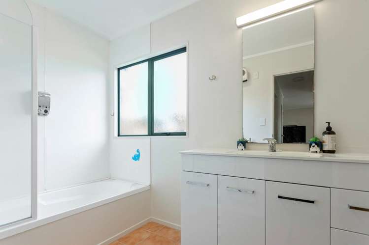 10 Blethyn Place Te Atatu South_11