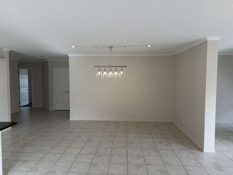 10 Caldera Crescent Pyes Pa_13