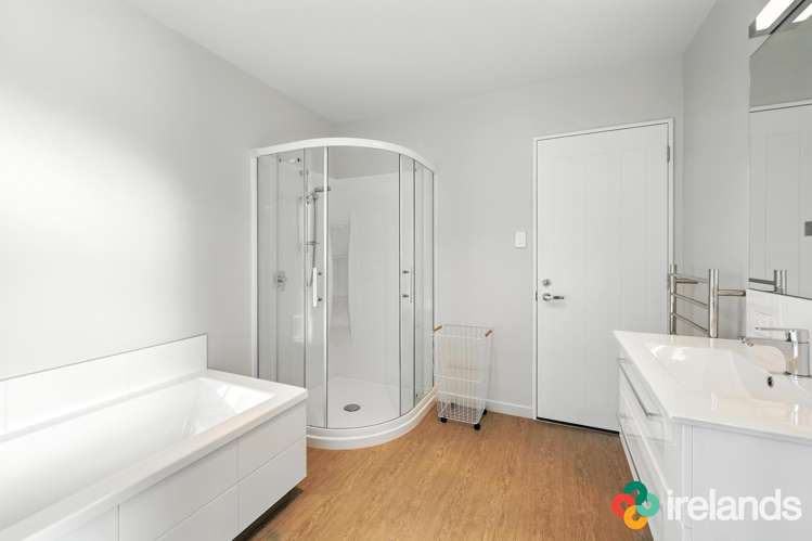 53 Kingsbridge West Burwood_10