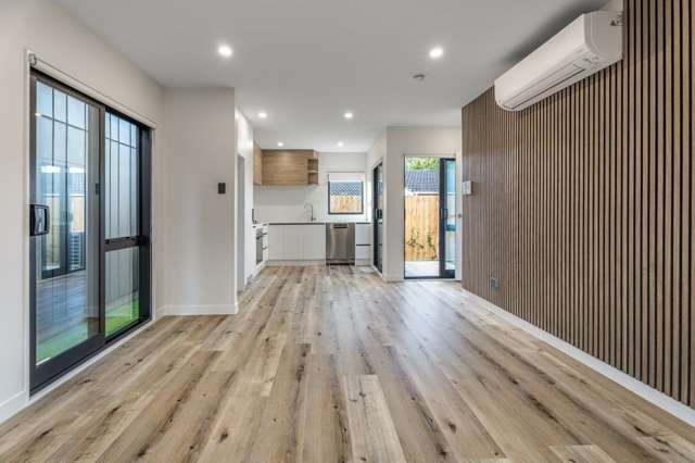 98E Royal Road 11410_2