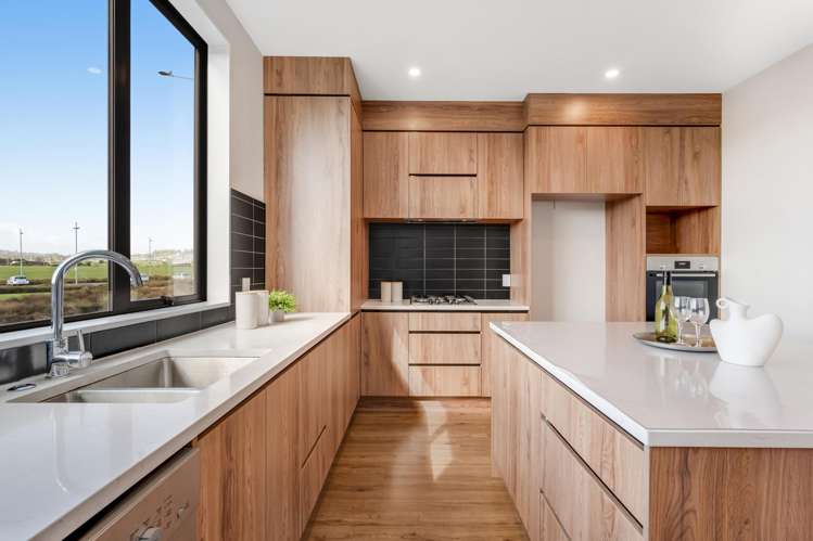 4 Te Whitinga Lane Flat Bush_5