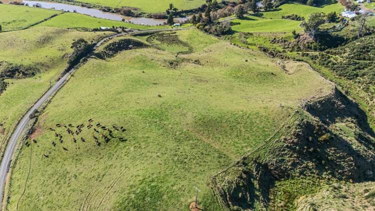 814 Awakau Road Mokau_8