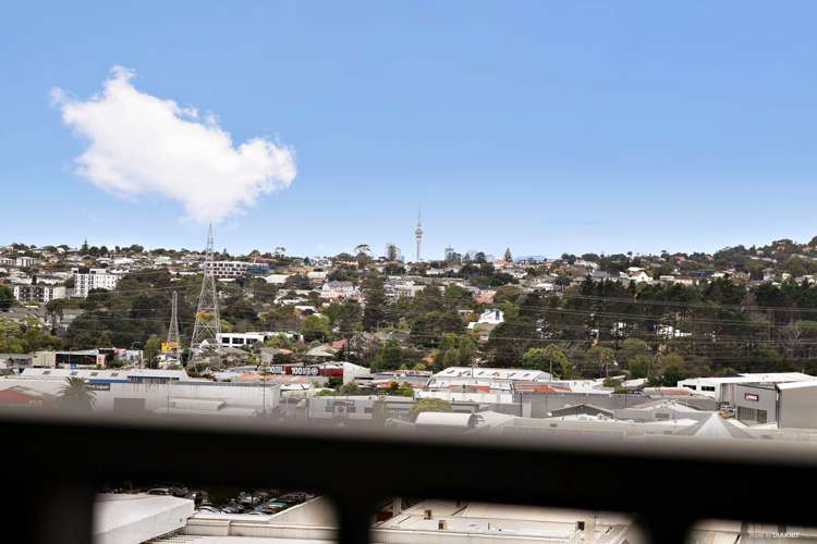 810/20 Mccrae Way New Lynn_8