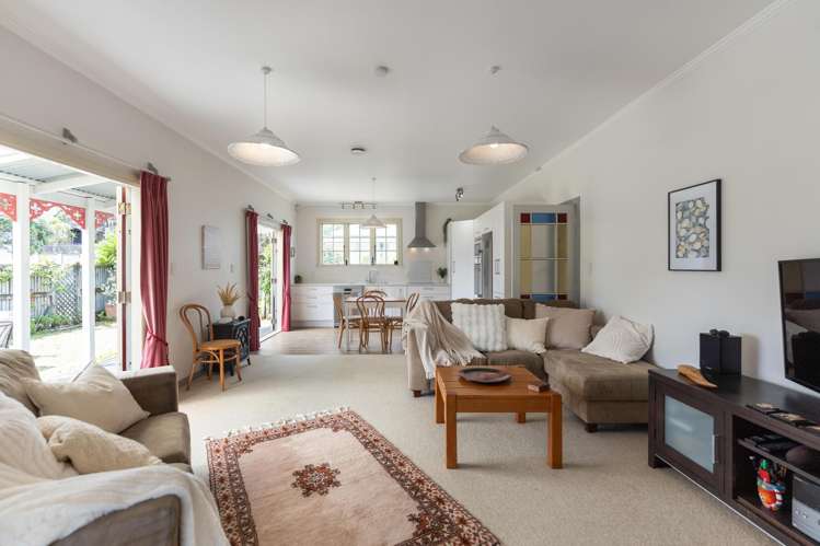 1 Eruini Street Waikanae Beach_10