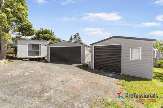 Charming Renovated Bungalow Awaits You!