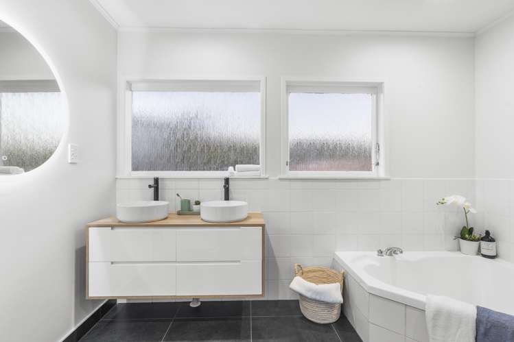 53 Cyclarama Crescent Massey_8