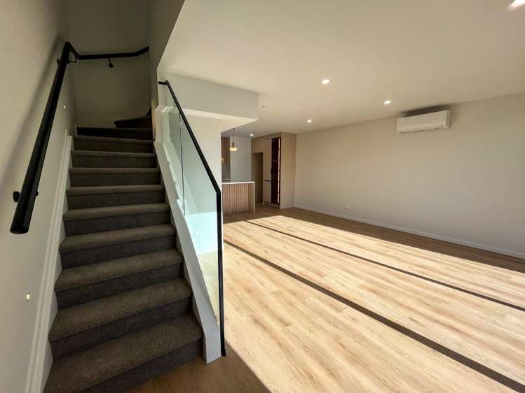 6/30 Crowther Street 1644_5