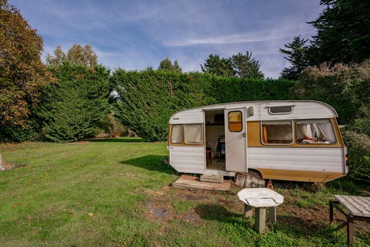 8 Roches Lane Lumsden Surrounds_6