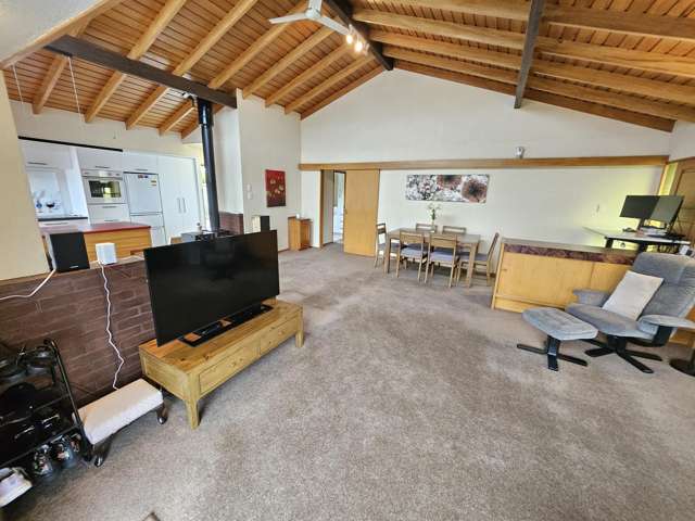 8 Keith Road Paroa_4